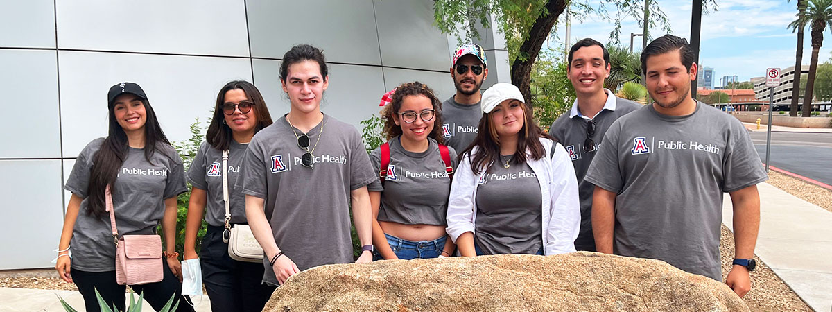 Group of UVM students visiting campus